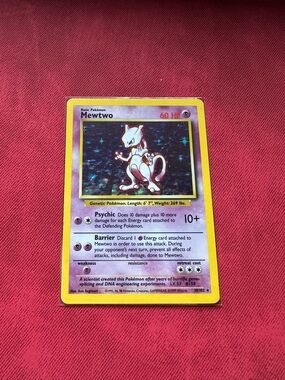 Base Set Mewtwo Holo